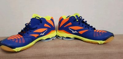 Лот: 12038917. Фото: 1. Кроссовки волейбольные mizuno. Кеды, кроссовки, слипоны