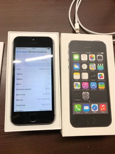 Лот: 11453137. Фото: 1. iPhone 5s 16gb. Смартфоны