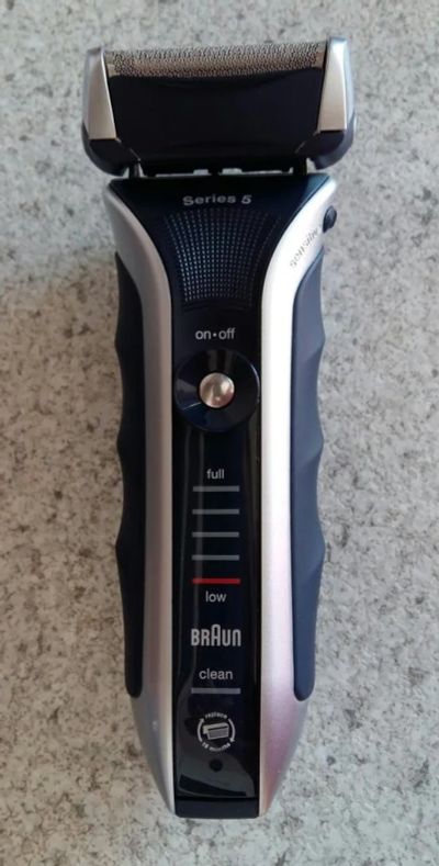 Лот: 9395899. Фото: 1. Продам бритву Braun. Укладка и стрижка волос, бритьё, эпиляция