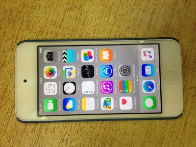 Лот: 5860759. Фото: 1. Apple iPod Touch 5G 32Gb White... Плееры
