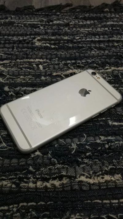 Лот: 10534795. Фото: 1. Iphone 6 64gb silver toch id работает. Смартфоны