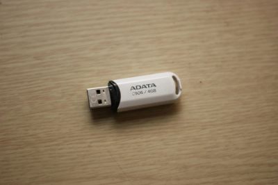 Лот: 6014203. Фото: 1. Флешка 4гб ADATA Смотрите мои... USB-флеш карты