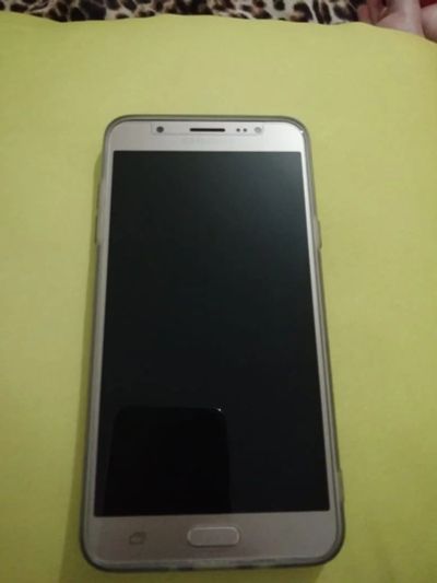 Лот: 11834075. Фото: 1. Samsung galaxy j7 (2016). Смартфоны