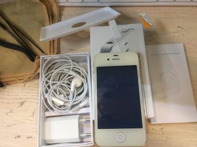 Лот: 10698230. Фото: 1. Смартфон Apple Iphone 4S 32Gb. Смартфоны