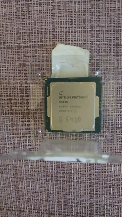 Лот: 17862559. Фото: 1. Процессор LGA 1151v2 Pentium Gold... Процессоры