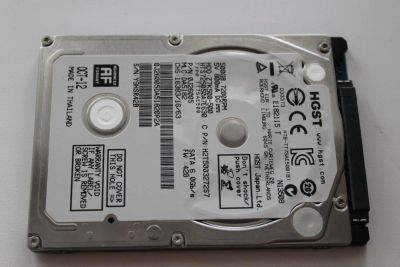 Лот: 10946356. Фото: 1. Жесткий диск Hitachi Travelstar... Жёсткие диски (HDD)