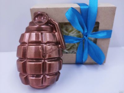 Лот: 15418037. Фото: 1. Граната шоколадная. Подарки на 23 февраля