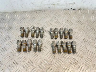 Лот: 25404487. Фото: 1. болты колесные Skoda Octavia 1Z3. Кузов