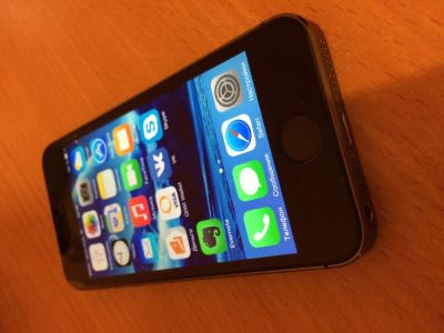 Лот: 4492200. Фото: 1. iPhone 5S Space Gray 16GB LTE. Смартфоны