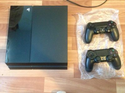 Лот: 5500128. Фото: 1. Продам срочно Play Station 4... Игровые приставки, консоли