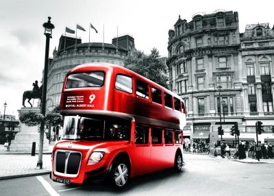 Лот: 5442699. Фото: 1. Картина, холст, Red bus. Холсты чистые