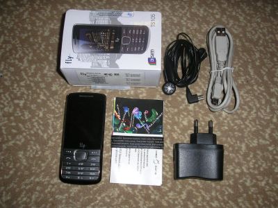 Лот: 3491118. Фото: 1. Fly ts105 (3 Sim). Кнопочные мобильные телефоны