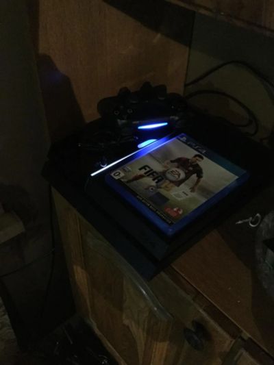 Лот: 7009817. Фото: 1. Sony ps 4 и диск в подарок обмен... Игровые приставки, консоли