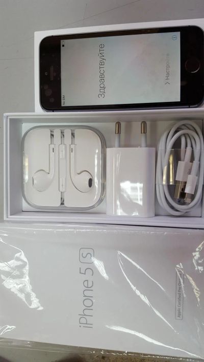 Лот: 8239712. Фото: 1. Apple iPone 5s RFB. 16gb gray... Смартфоны