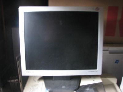 Лот: 4071547. Фото: 1. Монитор ЖК Samsung 710V неисправный... ЖК-мониторы