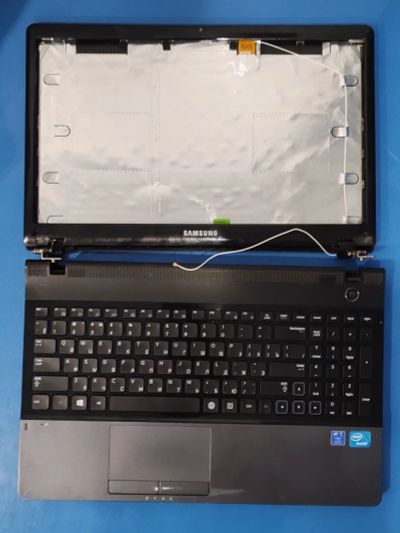 Лот: 25665394. Фото: 1. Корпус для ноутбука Samsung Np300E5x... Корпуса, блоки питания
