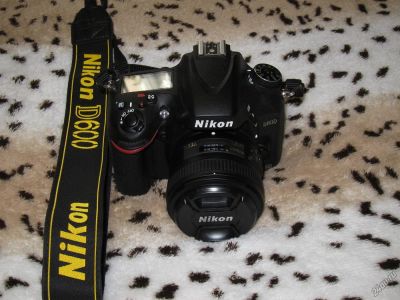 Лот: 8222621. Фото: 1. Nikon D600 полный комплект + Sigma... Цифровые зеркальные