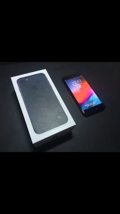 Лот: 14367474. Фото: 1. iPhone 7 32 gb Matte Black. Смартфоны