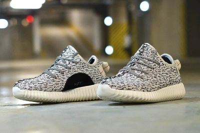 Лот: 16243719. Фото: 1. Кроссовки Adidas Yeezy 350 Boost... Другое (одежда, обувь, галантерея)