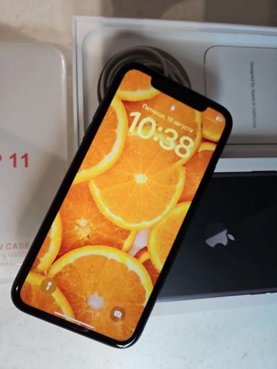 Лот: 23510845. Фото: 1. IPhone 11 black. Смартфоны