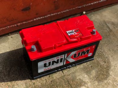 Лот: 13886382. Фото: 1. Автомобильный аккумулятор UNIKUm... Аккумуляторы