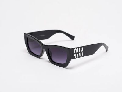 Лот: 24977751. Фото: 1. Очки Miu Miu. Очки солнцезащитные