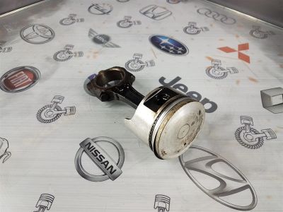 Лот: 23592000. Фото: 1. Шатун Isuzu Gemini 4XC1. Двигатель и элементы двигателя