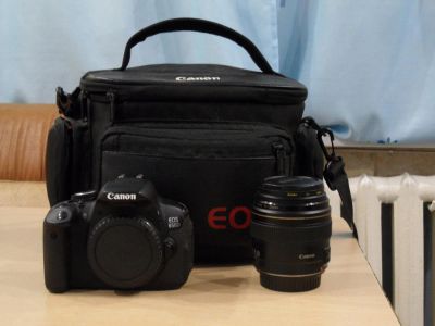 Лот: 4736449. Фото: 1. Canon EOS 650D + Canon EF 85mm... Цифровые зеркальные