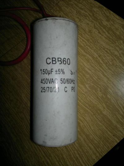 Лот: 4005108. Фото: 1. Пусковой конденсатор 150мкФ\450в. Конденсаторы