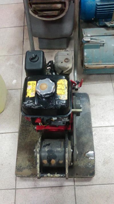Лот: 8651273. Фото: 1. Виброплита 90кг Honda. Бензо-, мотоинструмент