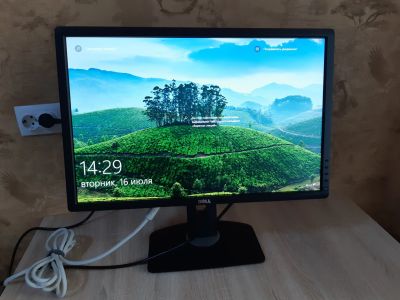 Лот: 14388025. Фото: 1. Монитор DELL U2412M 24" IPS с... ЖК-мониторы