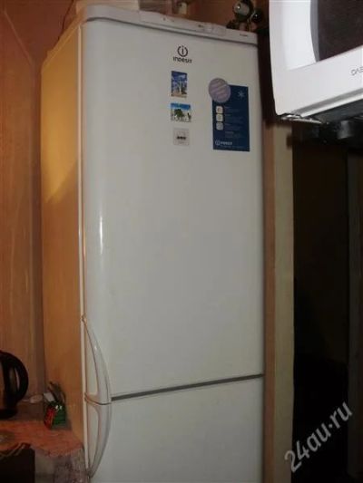 Лот: 2251621. Фото: 1. Холодильник Indesit. Холодильники, морозильные камеры