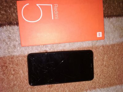 Лот: 14922153. Фото: 1. Телефон Redmi 5 на запчасти. Смартфоны