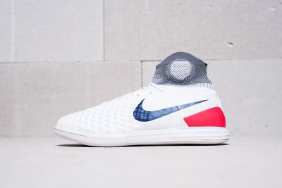Лот: 11250571. Фото: 1. Футбольная обувь Nike MagistaX... Кеды, кроссовки, слипоны