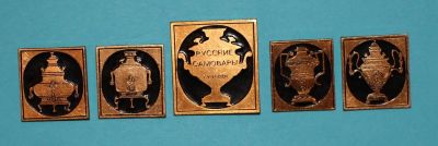 Лот: 9966287. Фото: 1. Коллекция, набор значков: Русские... Сувенирные