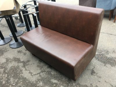 Лот: 12639425. Фото: 1. Компактные кожаные диваны. Мебель для баров и кафе