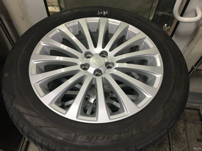 Лот: 14927754. Фото: 1. Литье Subaru 18" с летней резиной... Шины на дисках