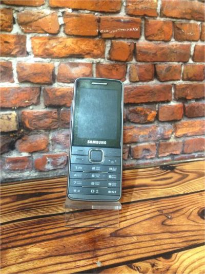 Лот: 11482136. Фото: 1. Телефон Samsung GT-S5610. Кнопочные мобильные телефоны
