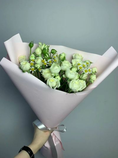Лот: 25621401. Фото: 1. 3. Букет - комплимент с кустовыми... Свежие цветы