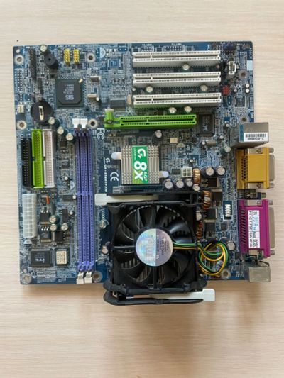 Лот: 18931533. Фото: 1. Gigabyte GA-8S661FXM + Intel Celeron... Материнские платы