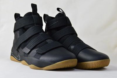 Лот: 16862084. Фото: 1. Кроссовки мужские Nike Lebron... Кеды, кроссовки, слипоны