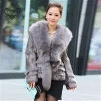 Лот: 3067739. Фото: 1. Меховое манто 100339. Верхняя одежда