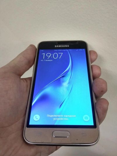 Лот: 10623357. Фото: 1. Samsung Galaxy J1 2016. Смартфоны