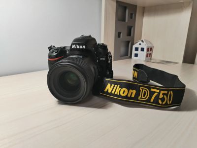 Лот: 24588269. Фото: 1. Зеркальный фотоаппарат Nikon d... Цифровые зеркальные