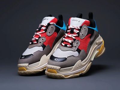 Лот: 16074040. Фото: 1. Кроссовки Balenciaga Triple S... Кеды, кроссовки, слипоны