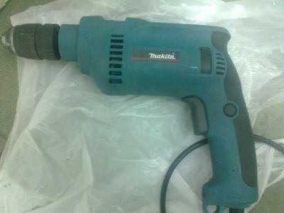 Лот: 4848601. Фото: 1. Makita hp1621f,Ударная дрель+сверла... Электроинструмент