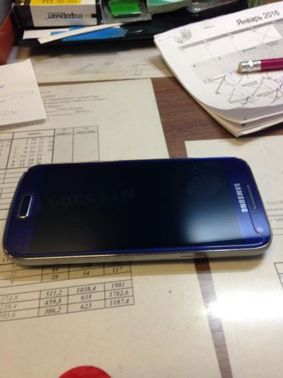 Лот: 6824130. Фото: 1. samsung galaxy s4 mini разбит... Смартфоны