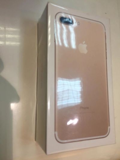 Лот: 10911848. Фото: 1. iPhone 7 plus 128gb gold. Смартфоны