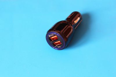 Лот: 25317602. Фото: 1. USB адаптер Qualcomm Quick Charge... Зарядные устройства, блоки питания, адаптеры сетевые для смартфонов