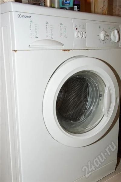 Лот: 249426. Фото: 1. стиральная машинка Indesit WG1031TP. Стиральные машины